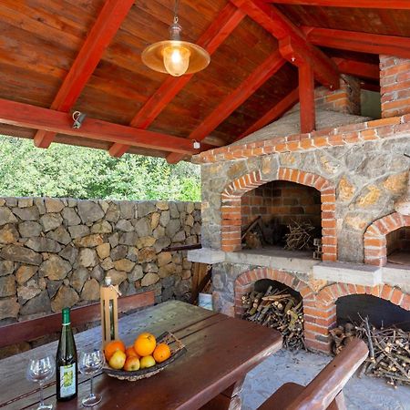 2 Bedroom Beautiful Apartment In Pinezici Exterior foto
