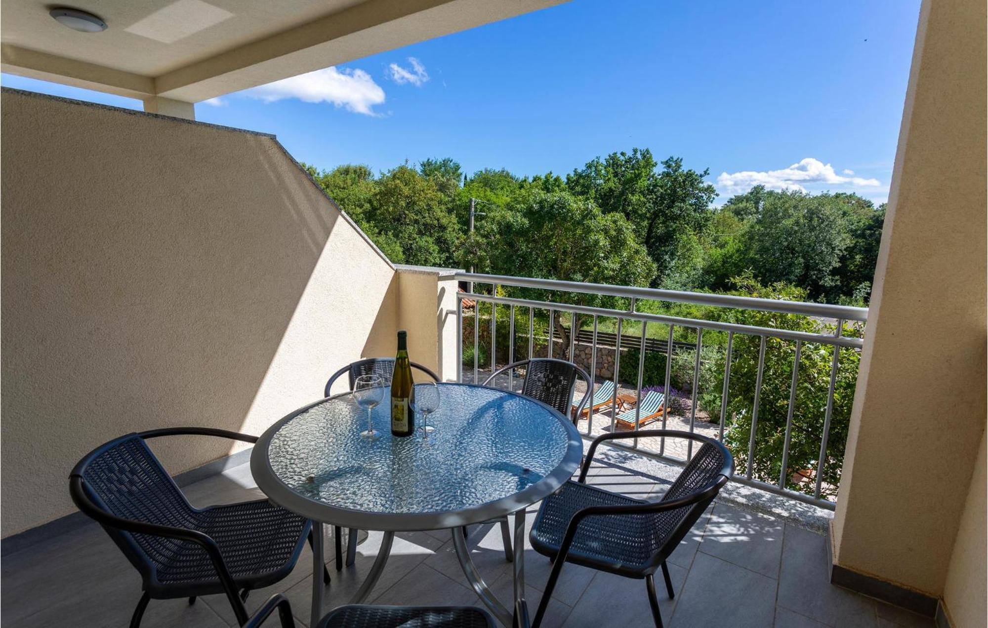 2 Bedroom Beautiful Apartment In Pinezici Exterior foto