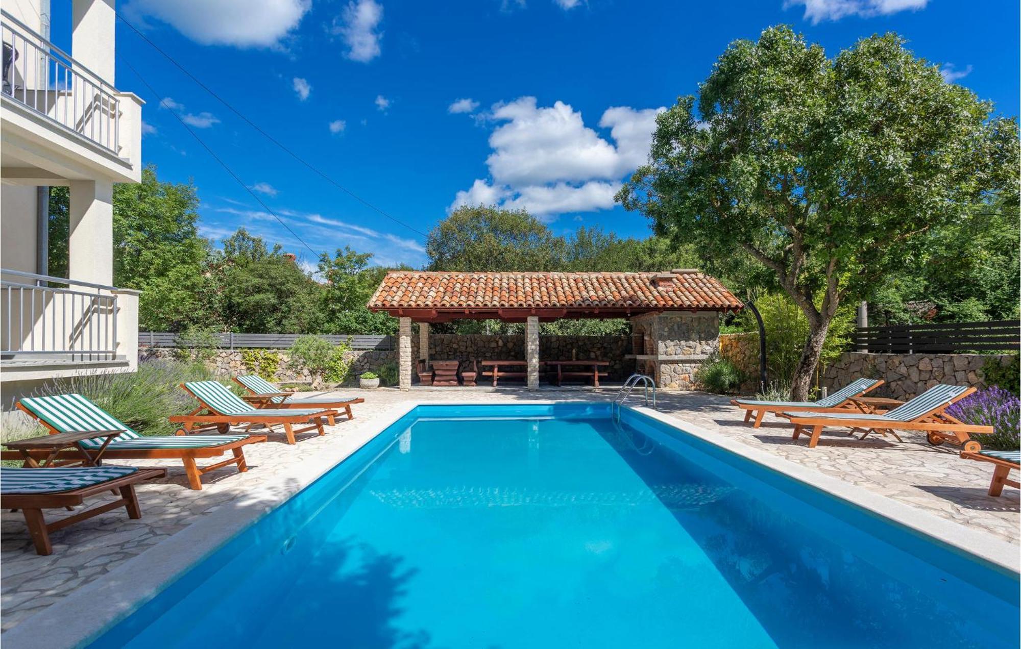 2 Bedroom Beautiful Apartment In Pinezici Exterior foto