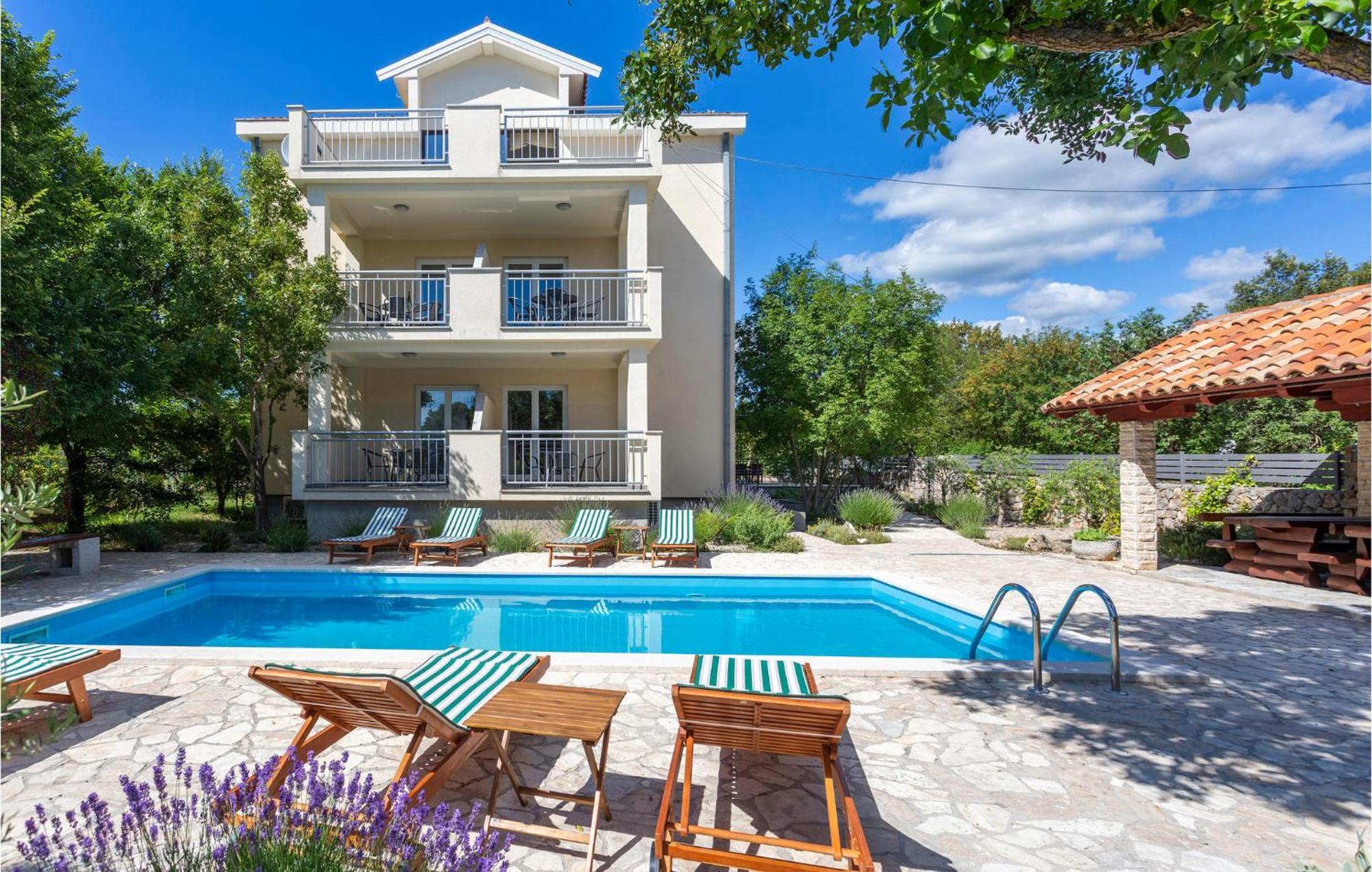 2 Bedroom Beautiful Apartment In Pinezici Exterior foto