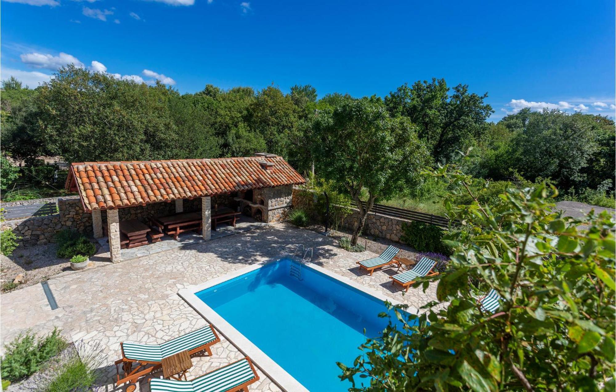 2 Bedroom Beautiful Apartment In Pinezici Exterior foto