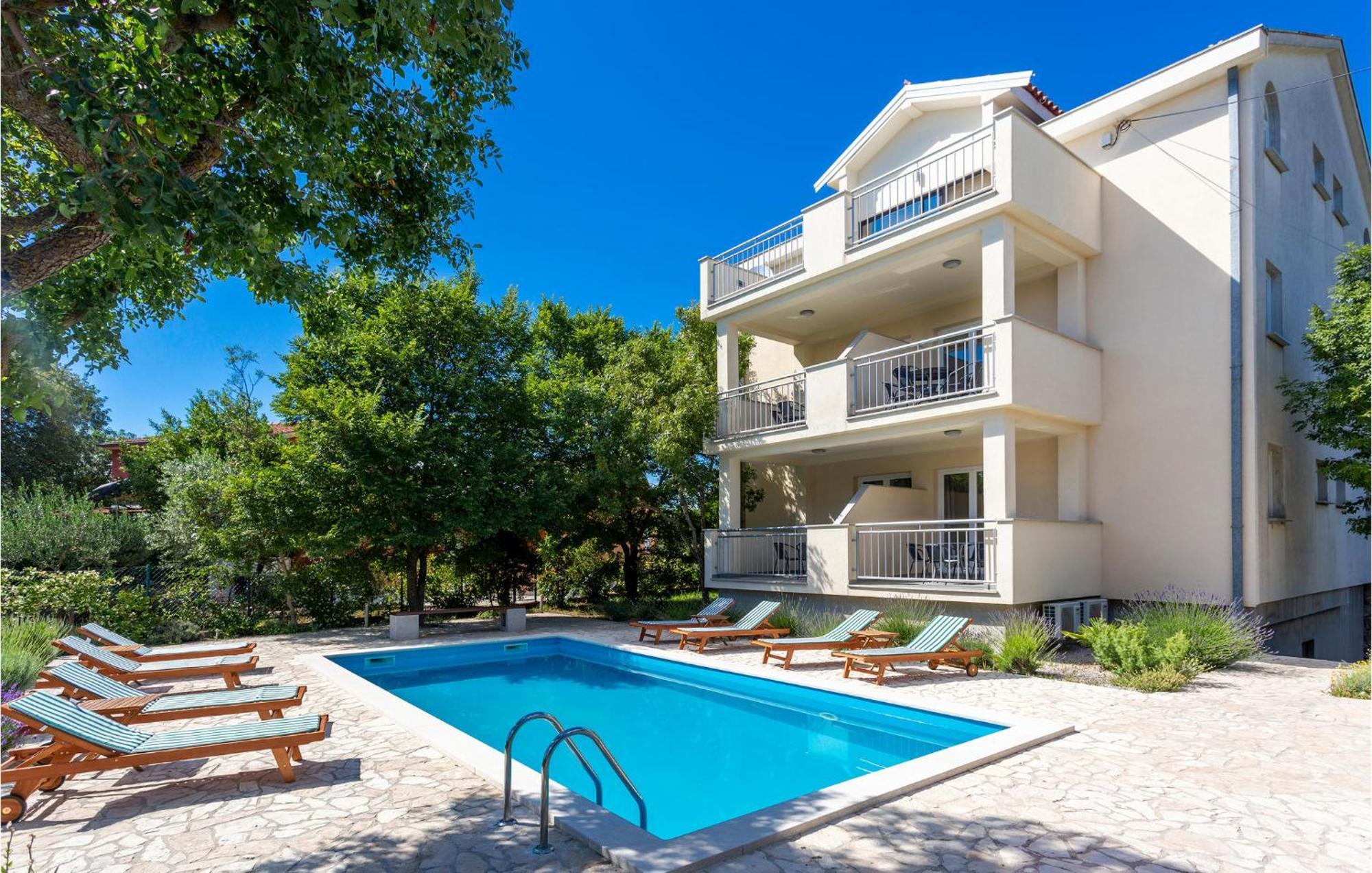 2 Bedroom Beautiful Apartment In Pinezici Exterior foto